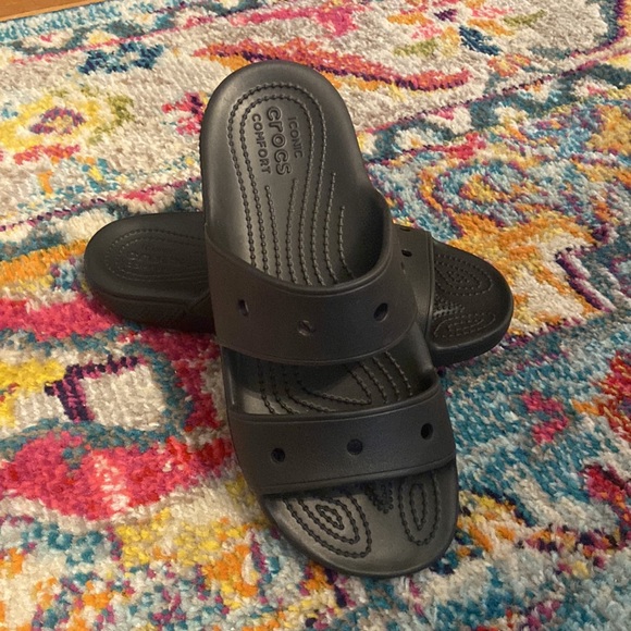 Crocs sandal - men’s or women’s - Picture 3 of 5